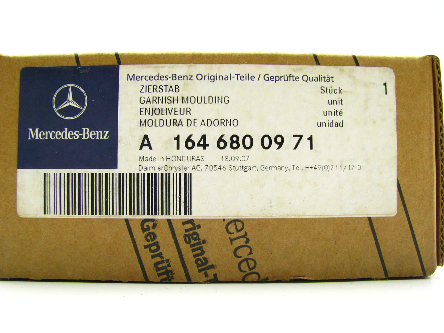 New Genuine OEM Mercedes-Benz A1646800971 Dashboard Garnish Moulding 07-12 GL350