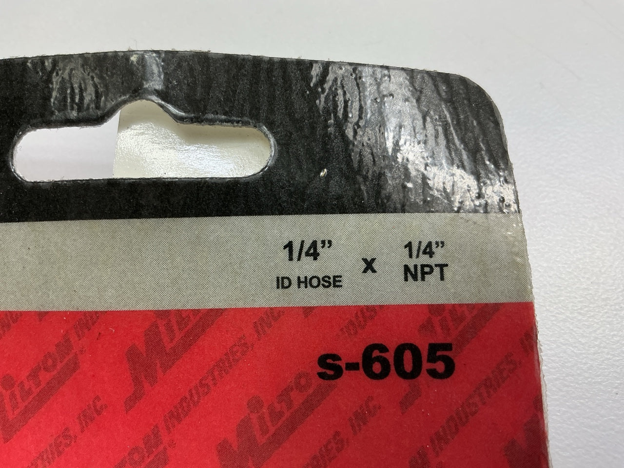 Milton S605-2 1/4'' FNPT 3/8'' ID Hose End Fittings, 2 / Pack