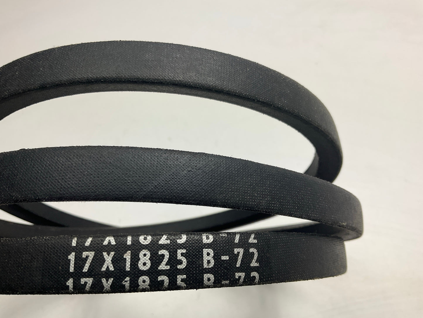 Mitsuboshi B-72 Industrial Accessory Drive Belt - 5/8'' X 75''