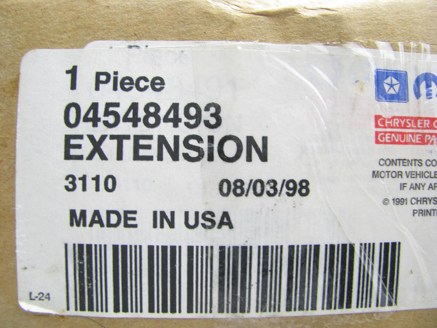 NOS OEM LH Drivers Tail Light Extension Panel For 1991 New Yorker