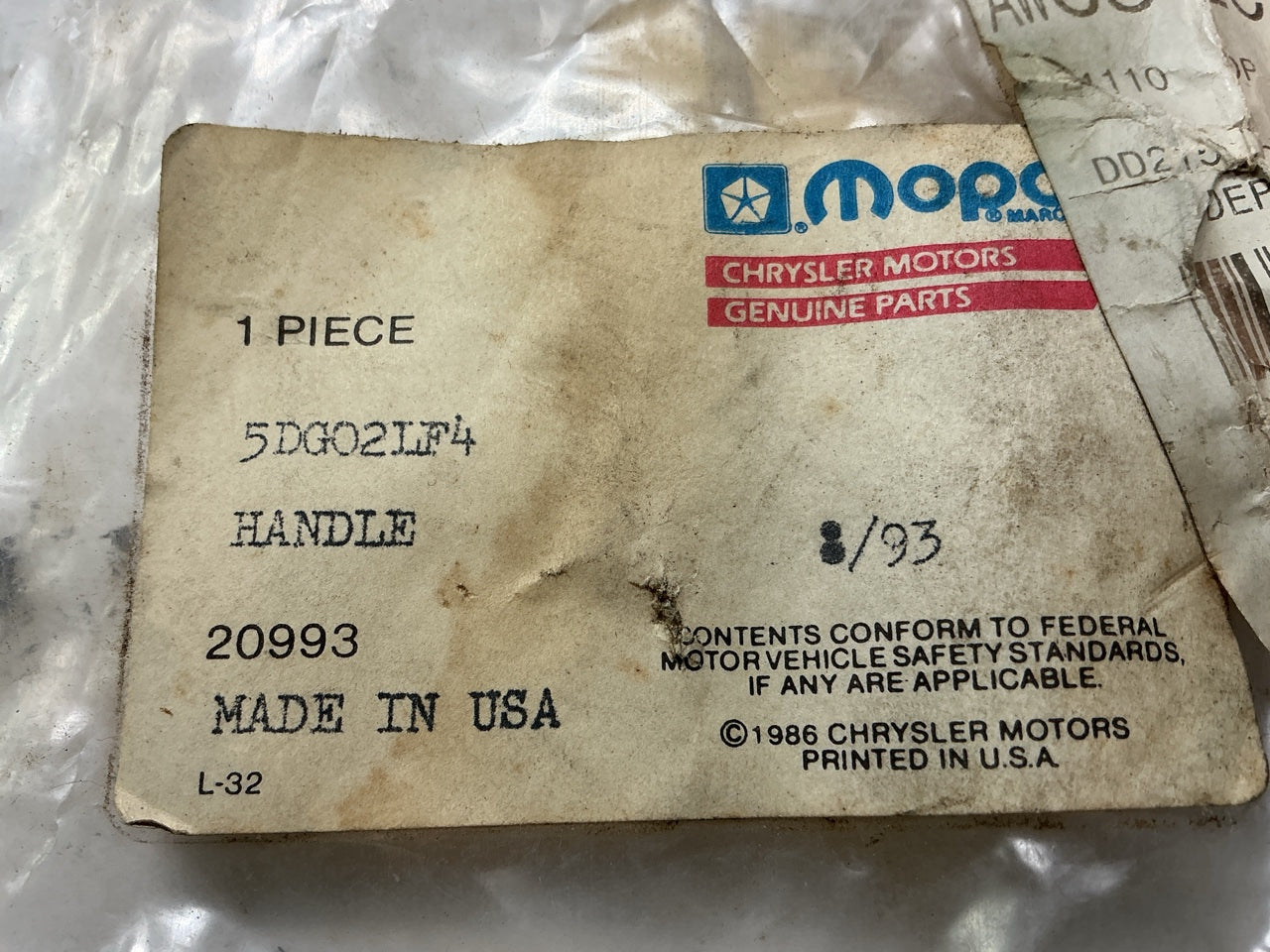 NOS MOPAR Grab Handle Front Right Passenger For 1993-1998 Jeep Grand Cherokee ZJ