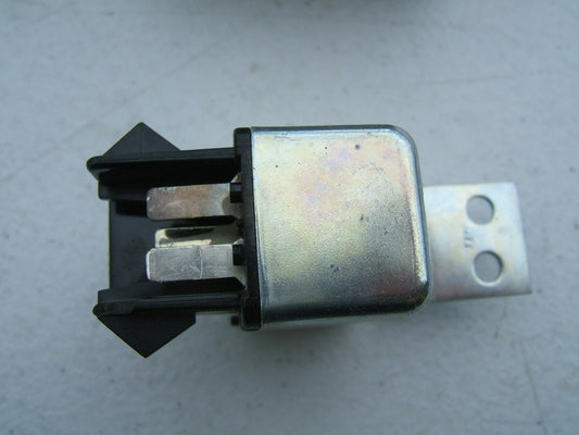 NEW GENUINE Motorcraft DY285 Powertrain Control Module Relay E0VB-12A646-AA