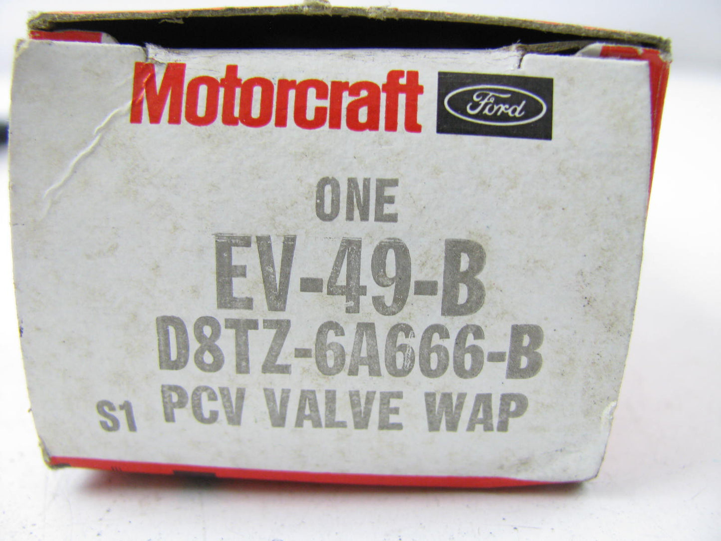Motorcraft EV-49-B / D8TZ-6A666-B PCV Valve