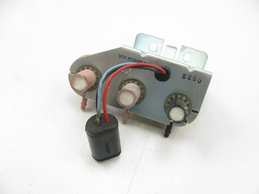 Motorcraft SW-1680 Distributor Modulator Valve - E1AZ-12A182-D