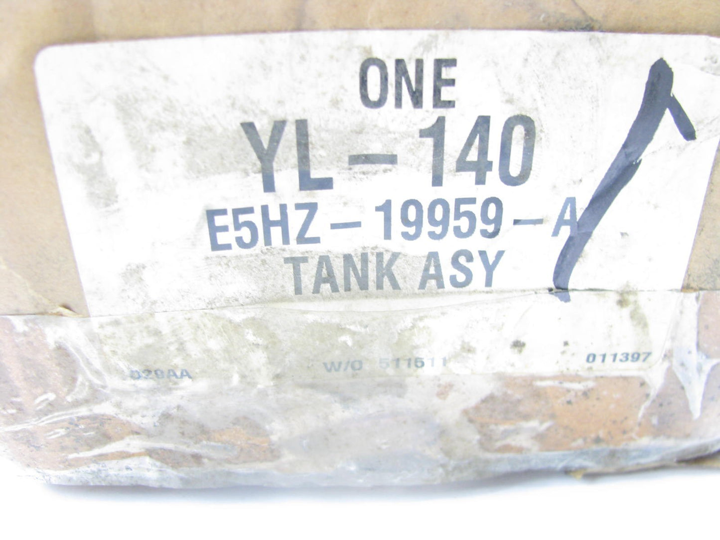 NEW GENUINE OEM Ford Heavy Truck Accumulator Drier Receiver E5HZ-19959-A YL-140