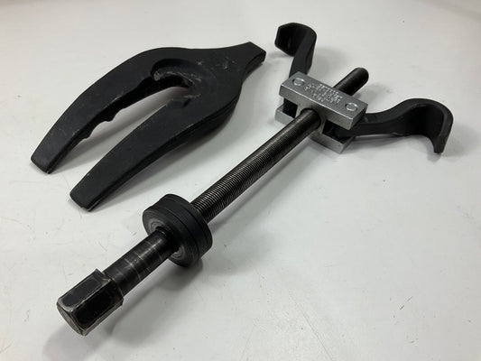 USED #45 - OEM TOOLS 27035 Coil Spring Compressor Tool