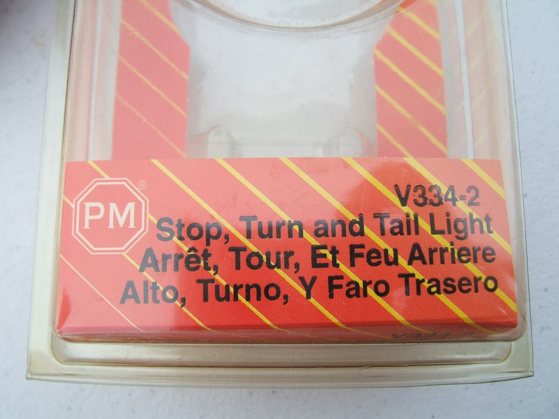 Peterson V334-2 Pedestal-mount Truck Light Lamp (Stop / Turn) Light - RED LENS