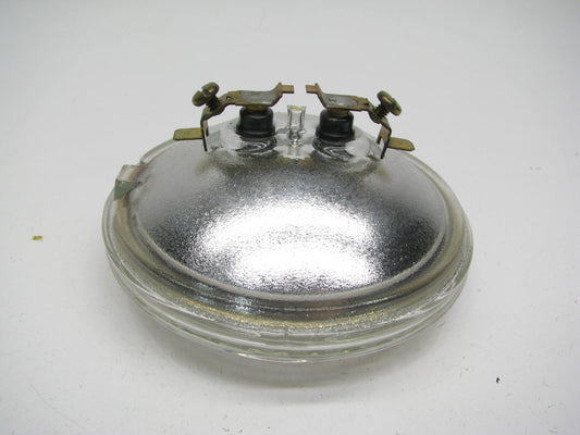 Philips 4511 Sealed Beam Tractor Flood Headlight Lamp Bulb - 6V 30W PAR36