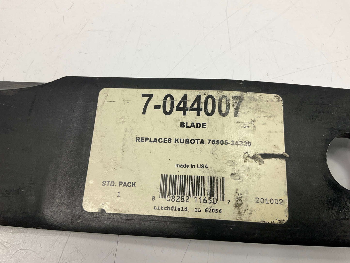 Primeline 7-044007 Lawn Mower Blade 19'' Length 7/8'' Center Hole 2 1/2'' Width