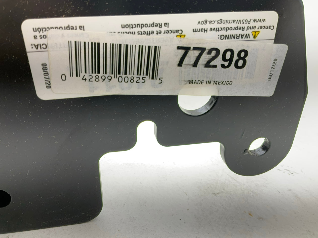 Reese 77298 Class 1 Trailer Hitch 1-1/4 Inch Square Receiver 07-14 Toyota Yaris