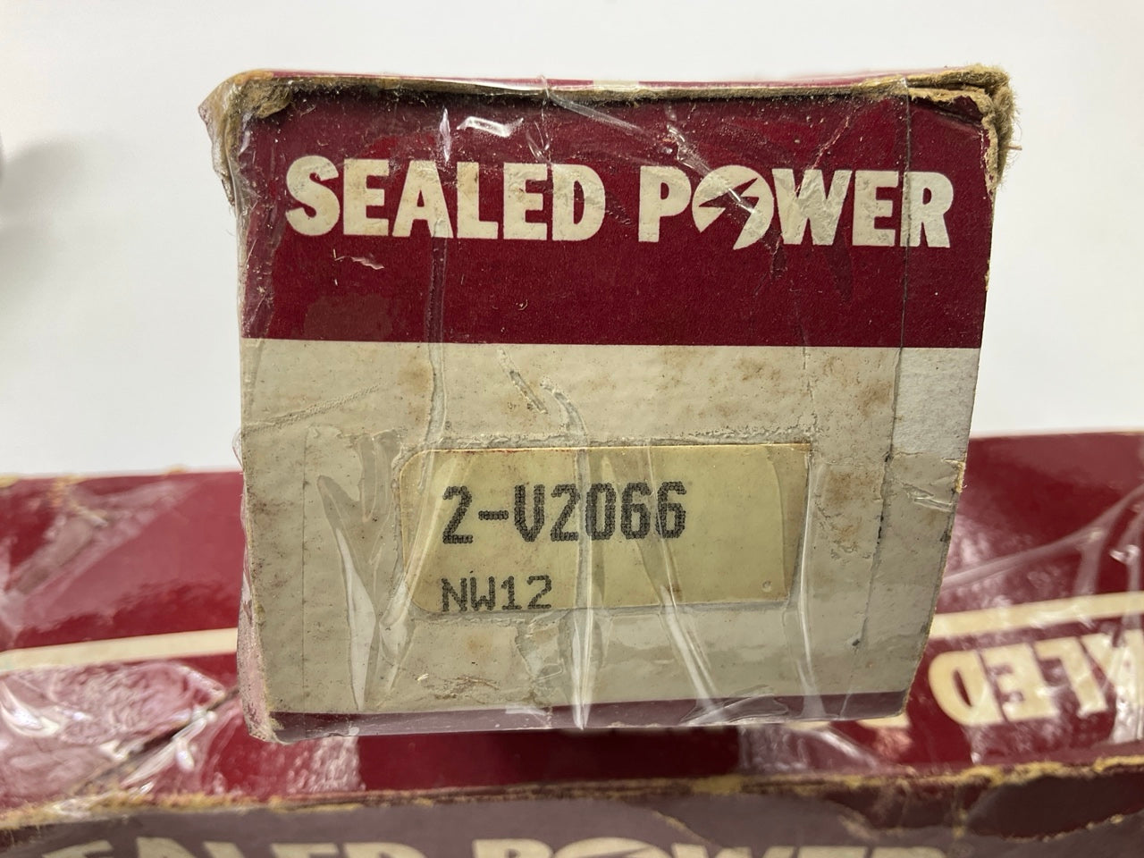(8) Sealed Power V-2066 Intake Valves - 1964-1977 Ford 330 HEAVY DUTY Truck