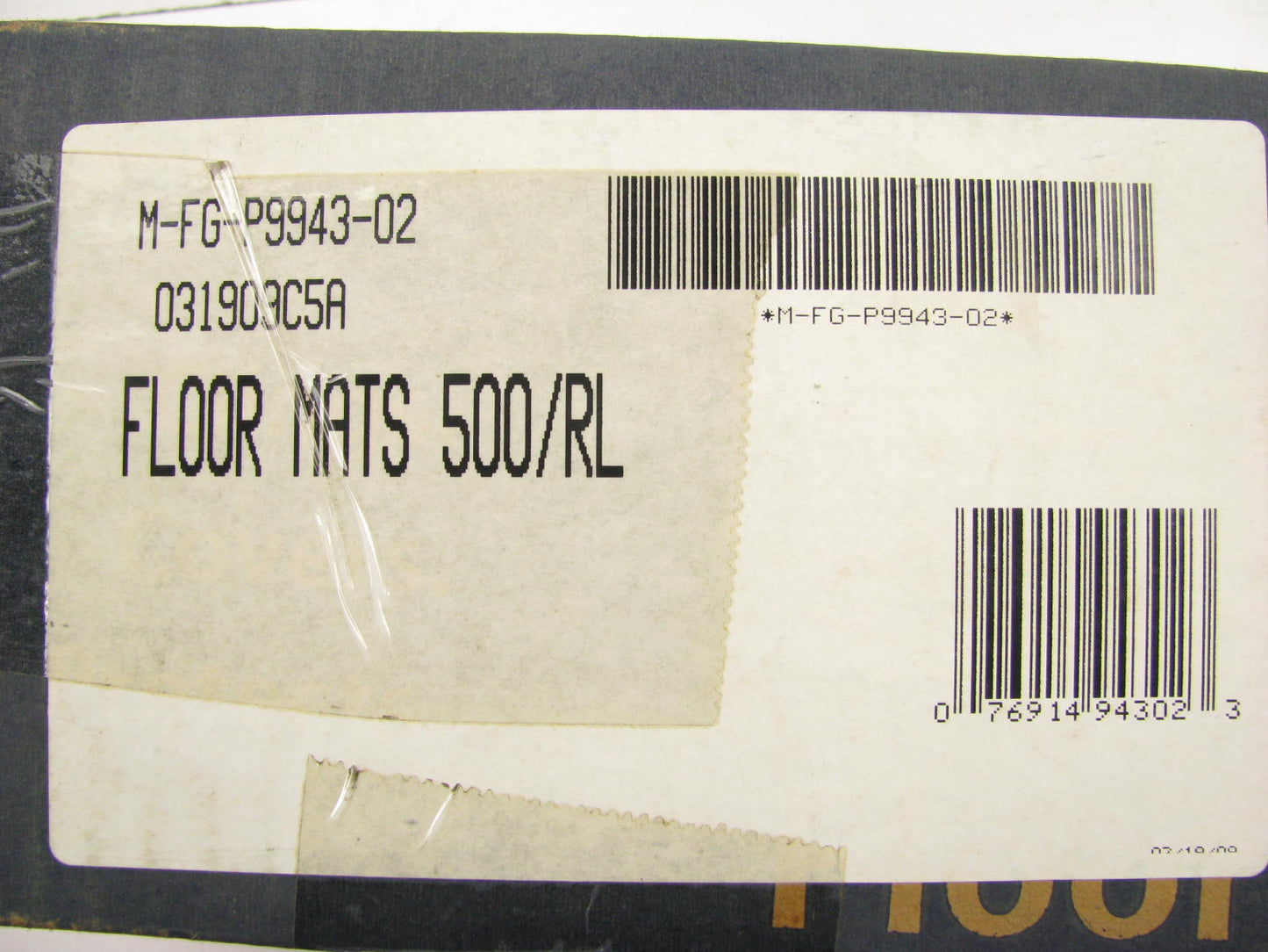 Slip-N-Grip M-FG-P9943-02 White Plastic Floor Mat - 16-1/2'' X 21'' - 500 Pack