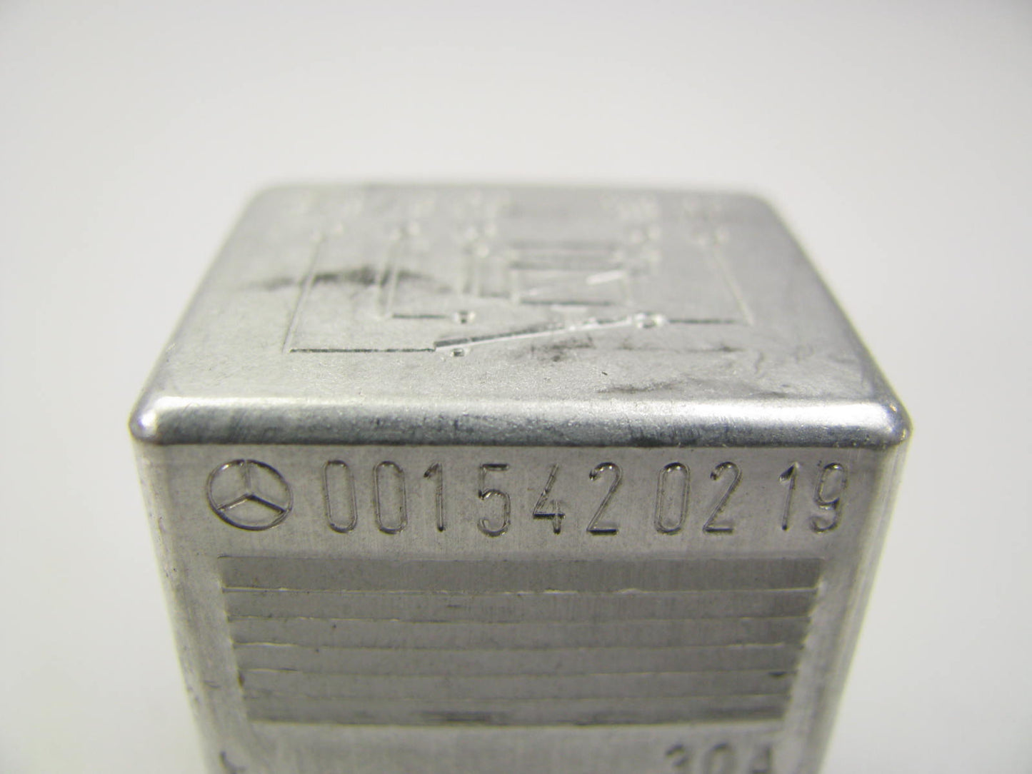 NEW OUT OF BOX - 0015420219 OEM MERCEDES Multi Purpose Relay 5 Pins 12V 20A/30A