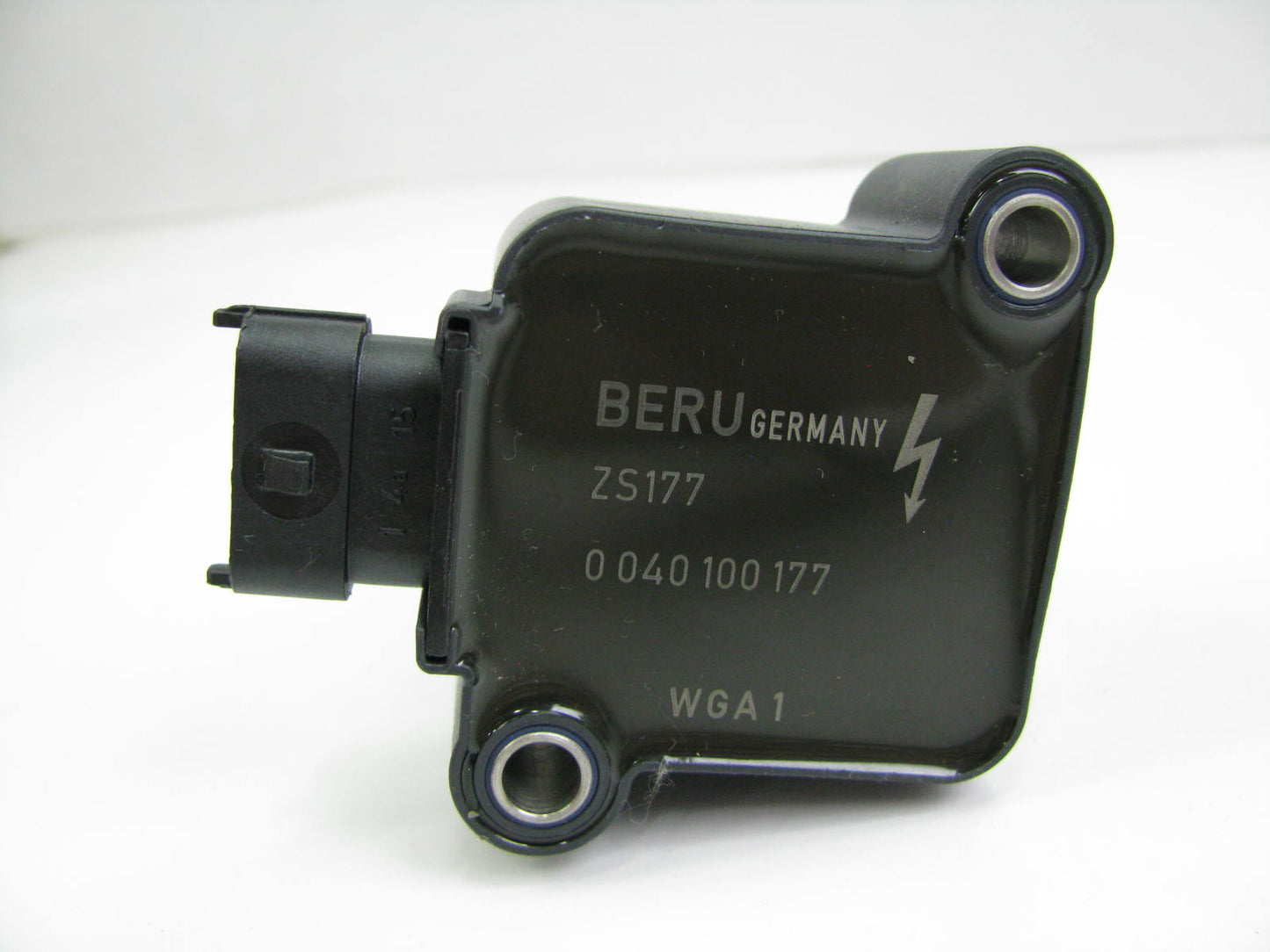 NEW - OUT OF BOX - GENUINE BERU 0040100177 Ignition Coil