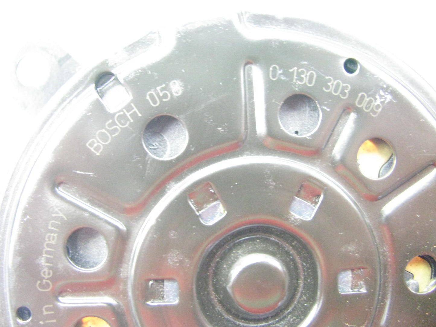 NEW - OUT OF BOX - Genuine OEM Ford Bosch 0130303009 Radiator Fan Motor