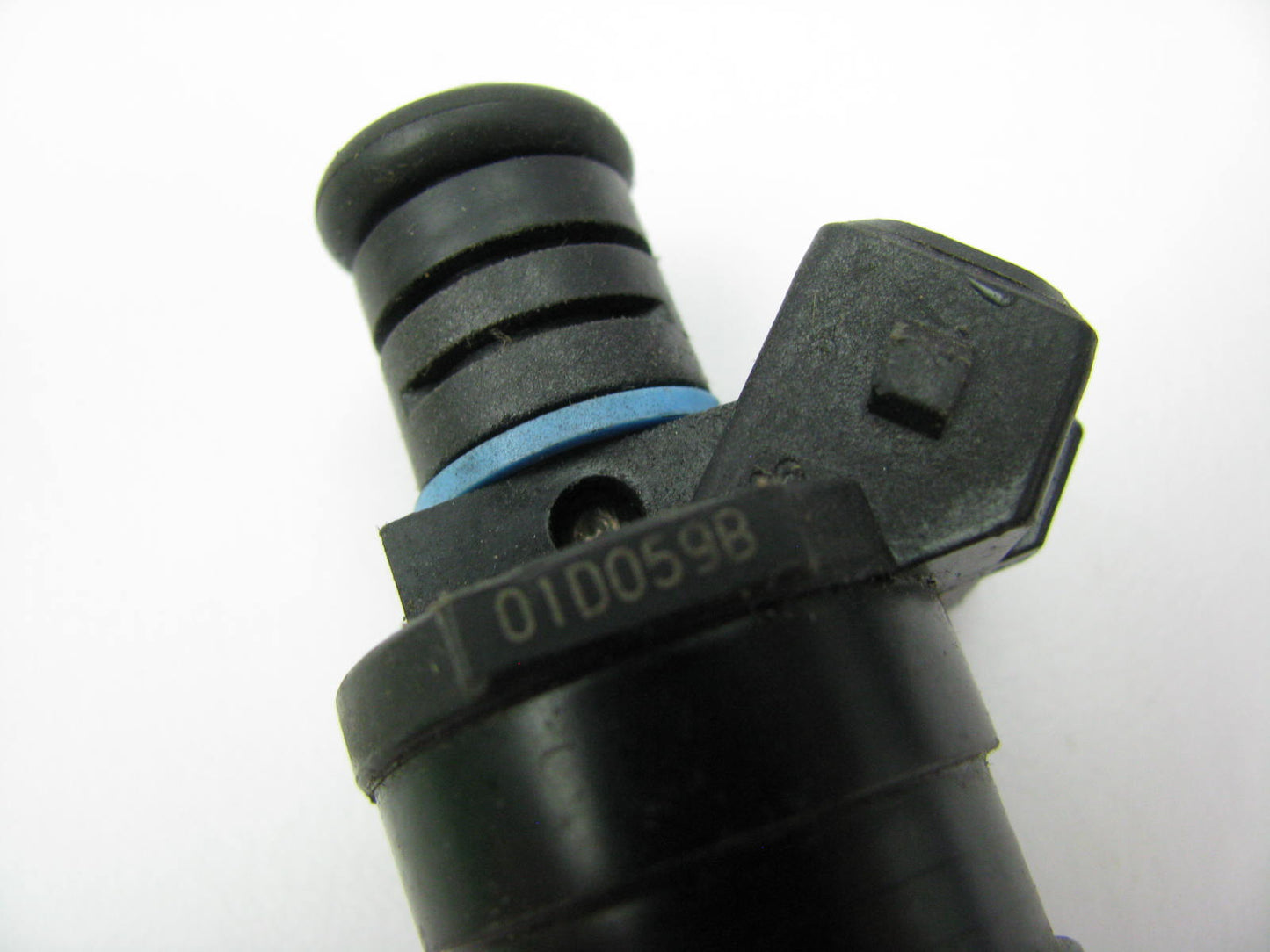 (1) NEW - UNBOXED - 01D059B Fuel Injector - 1993-1995 Ford 3.8L V6