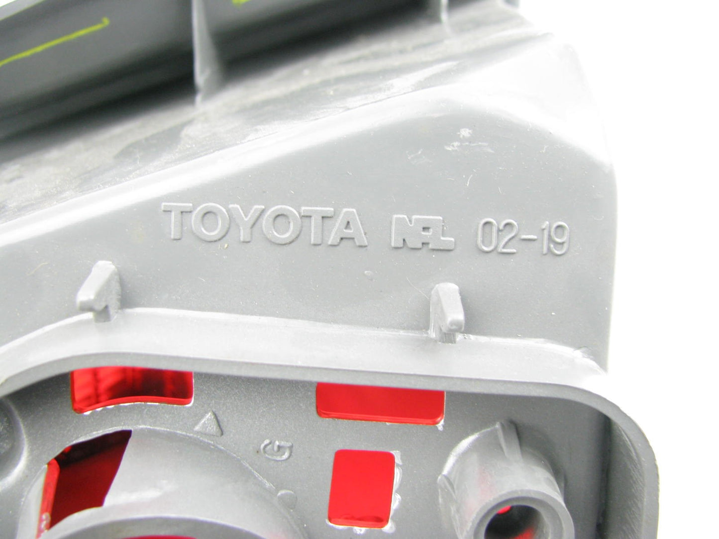 USED - 1998-2002 Toyota Corolla Right Passengers Side Tail Light Lamp 02-19R