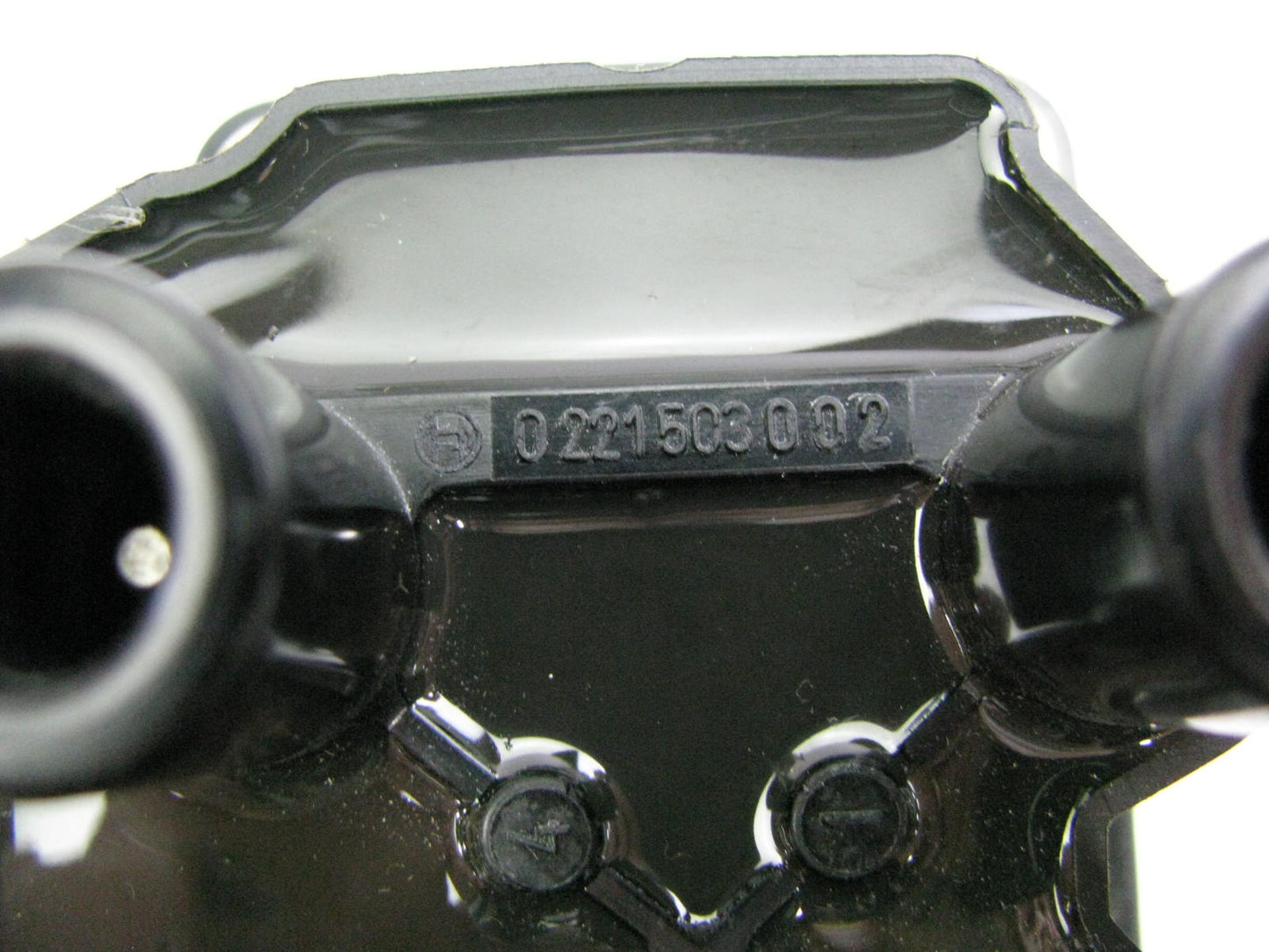 NEW - OUT OF BOX BOSCH 0221503002 Ignition Coil