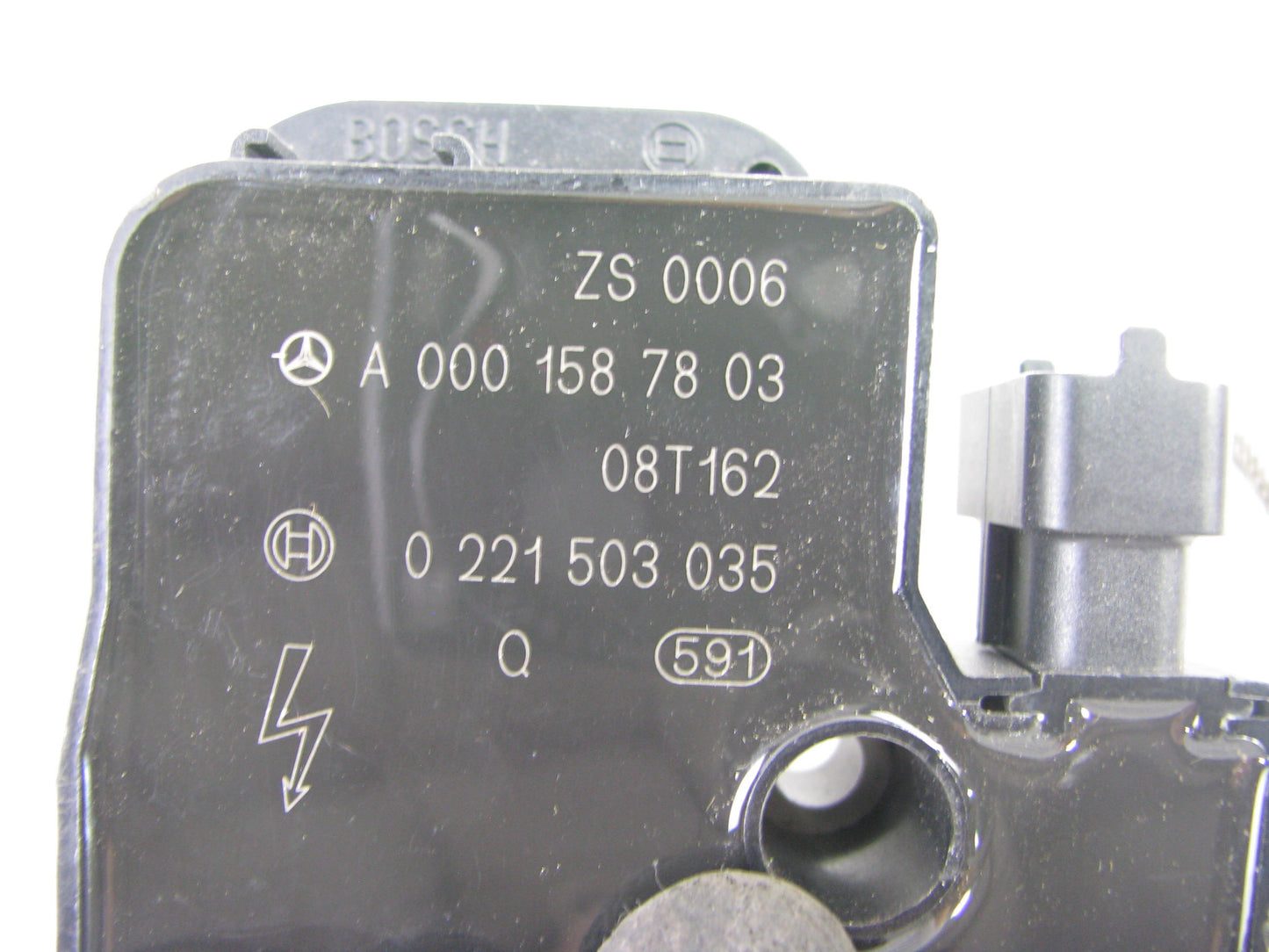 NEW - OUT OF BOX - OEM MERCEDES-BENZ 0221503035 Ignition Coil