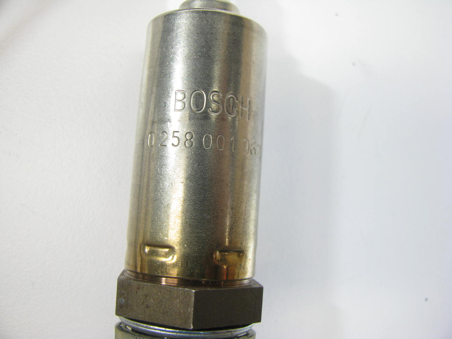 NEW OUT OF BOX Bosch 0258001962 UPSTREAM Oxygen O2 Sensor