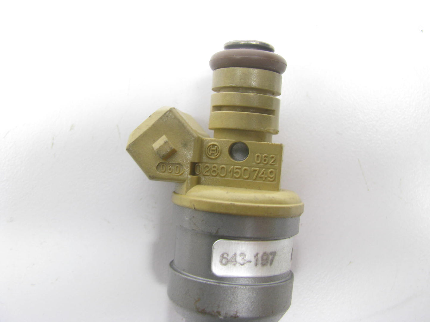 NEW OUT OF BOX - BOSCH 0280150749 Fuel Injector 1989 Volvo 740 2.3L-L4