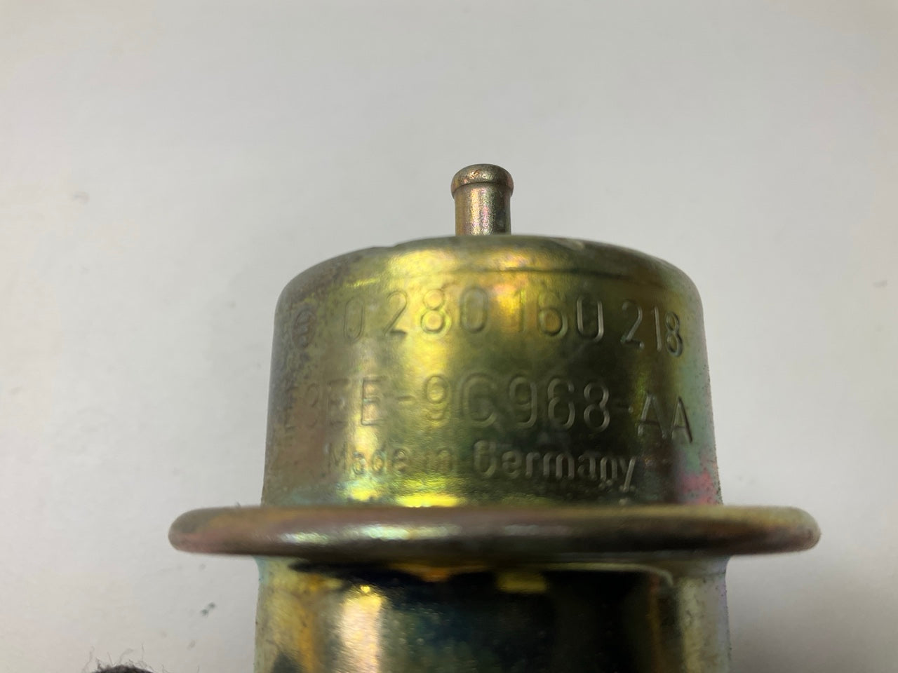 NEW - UNBOXED 1986-1987 Ford 302 5.0L V8 Fuel Pressure Regulator OEM 0280160218