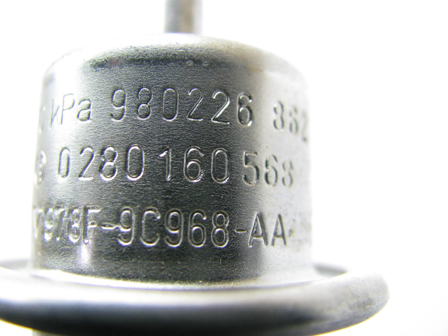 NEW Unboxed OEM Ford / Bosch 0280160568 Fuel Pressure Regulator For 98-03 Escort
