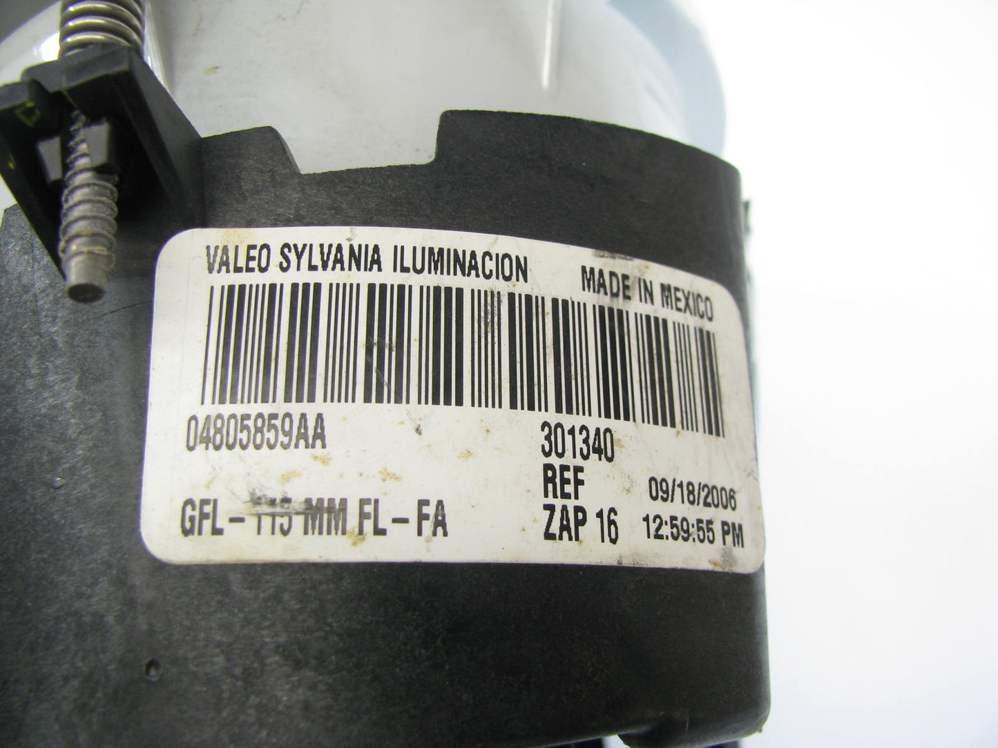 NEW - OUT OF BOX 04805859AA Foglight Fog Driving Light Lamp