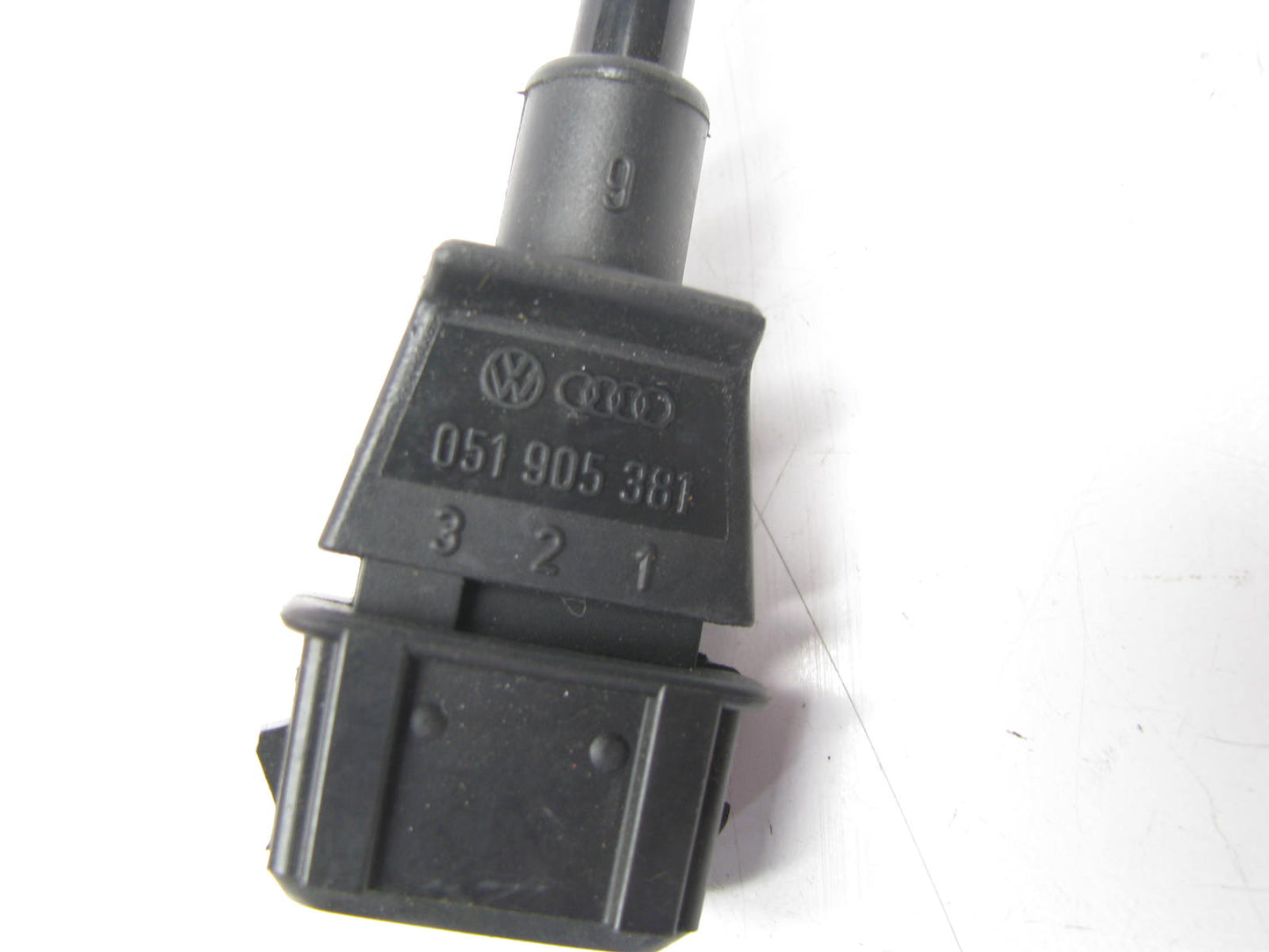 NEW UNBOXED GENUINE OEM VW Engine Crankshaft Crank Position Sensor 051905381