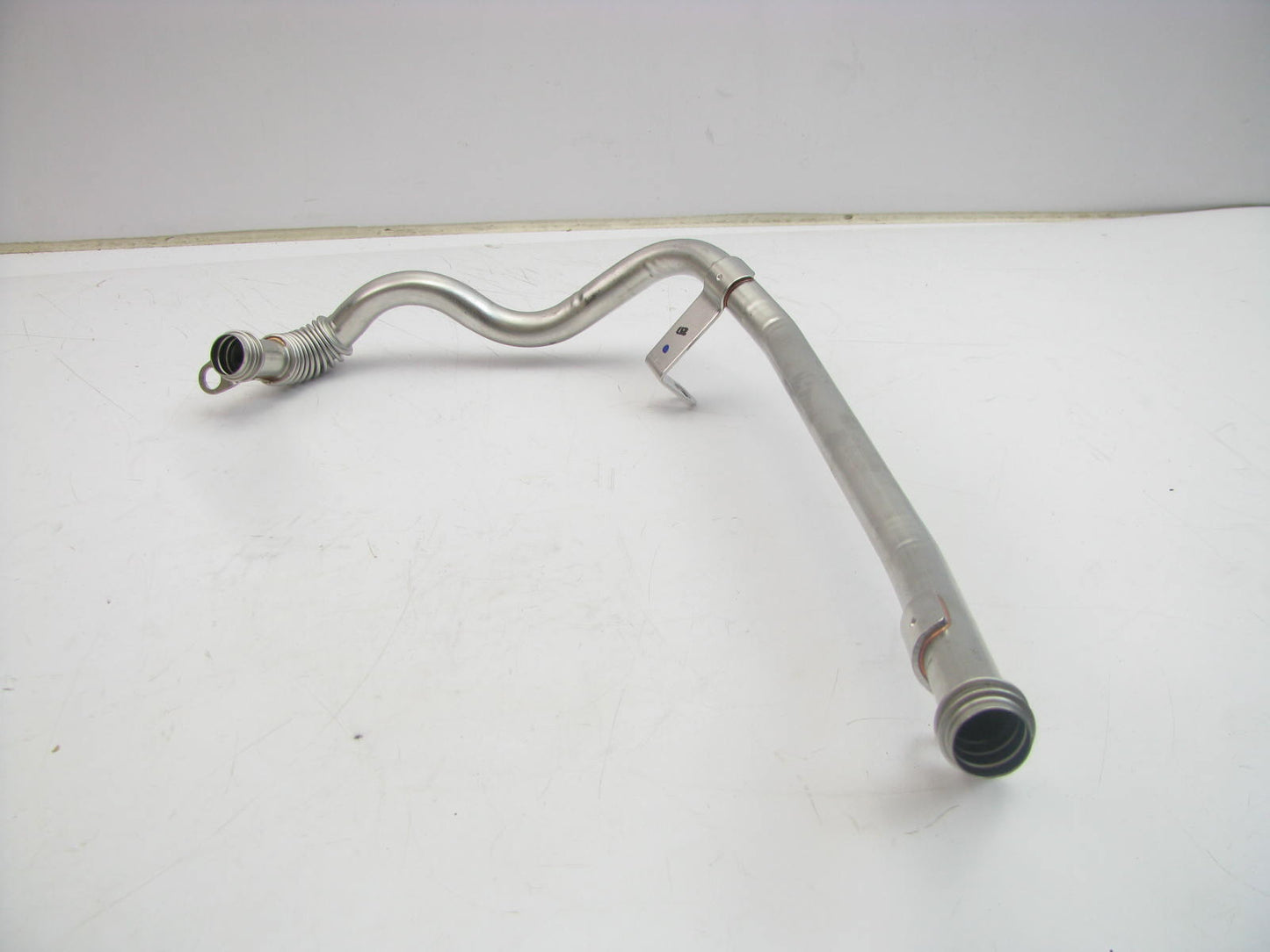 NEW - OUT OF BOX - OEM VW 059735AJ Oil Pipe Tube Line For VW TOUAREG