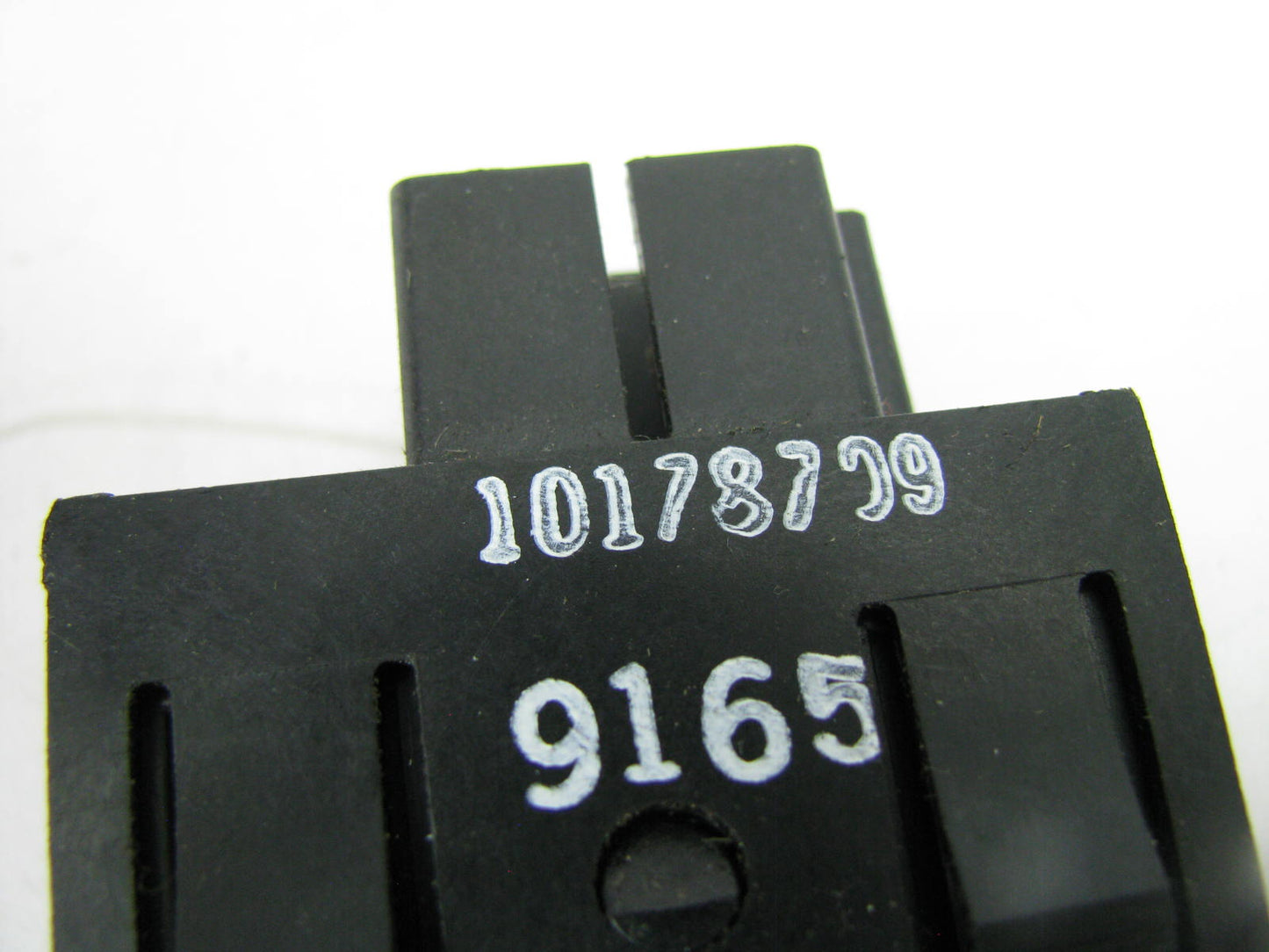 NEW - OUT OF BOX GM 10178709 Trunk Lid Release Switch