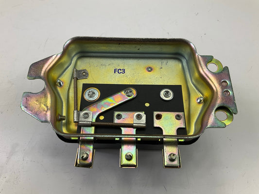 NEW - OUT OF BOX - Delco Remy 1119003 Voltage Regulator 12V D618