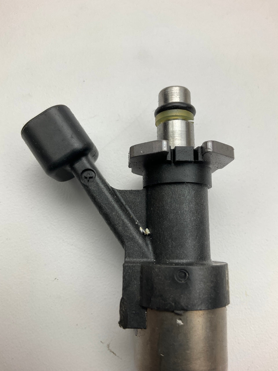 REBUILDABLE CORES ONLY - DOES NOT WORK - OEM GM 12681215 Fuel Injectors 4 Pcs