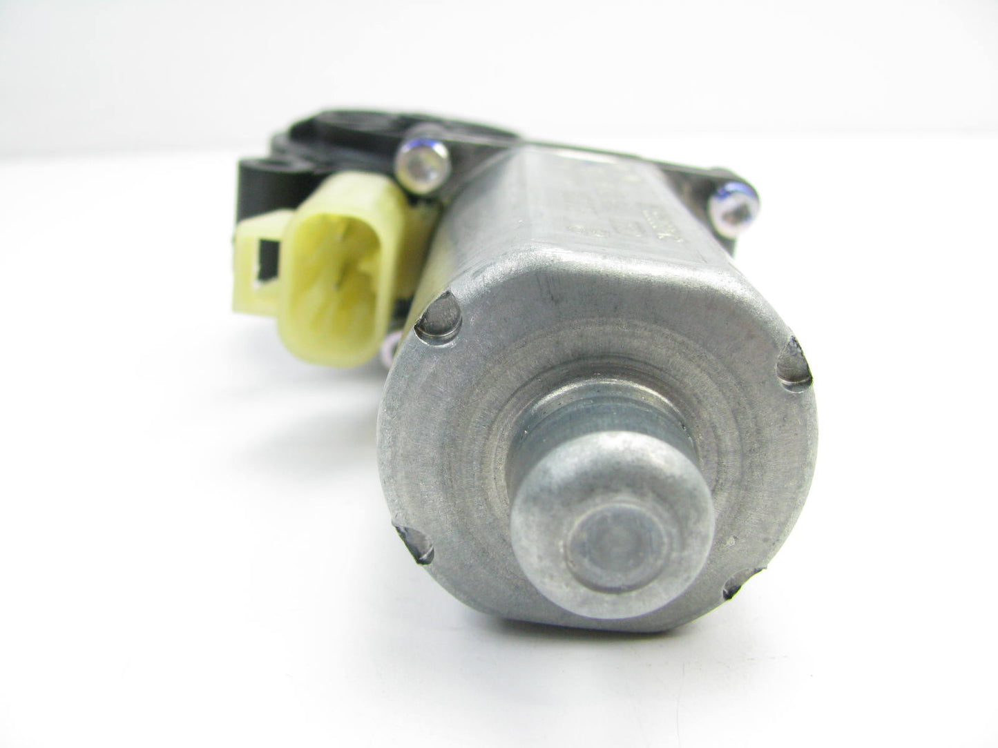 Bosch OUT OF BOX 135-018030R REAR RIGHT Window Motor 00-05 Impala 02-07 Vue