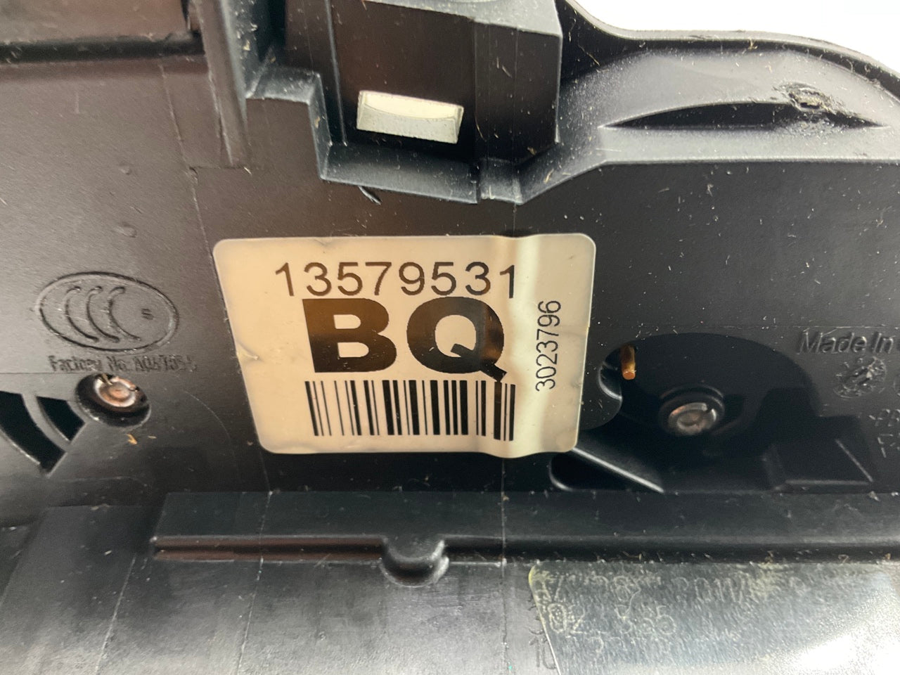 NEW UNBOXED OEM GM 13579531 Rear Left Door Lock Actuator Latch