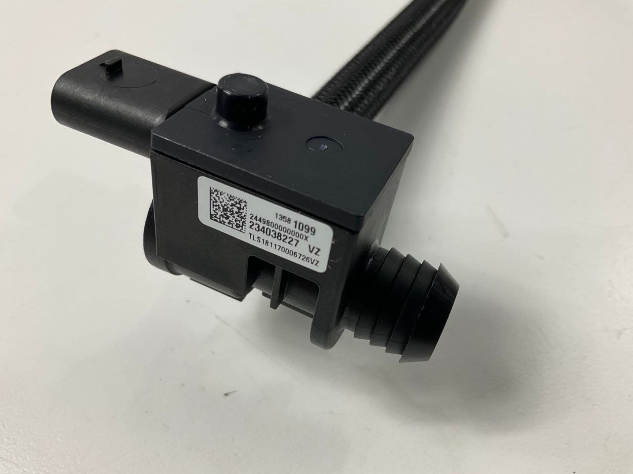 NEW Unboxed OEM GM 13581099 Power Brake Booster Vacuum Sensor + Free Tube