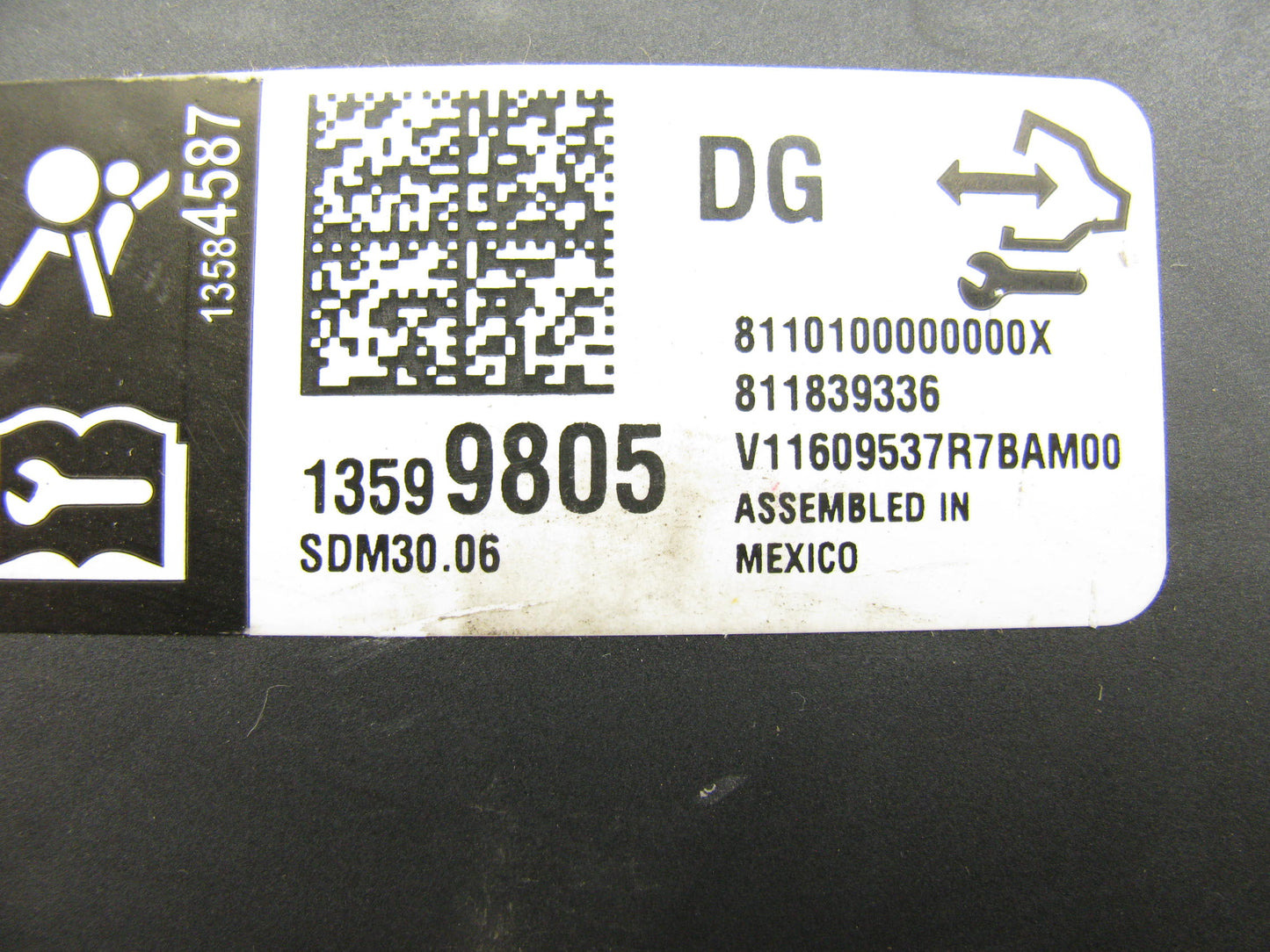 NEW UNBOXED OEM GM 13599805 / 13584587 SRS System Control Module