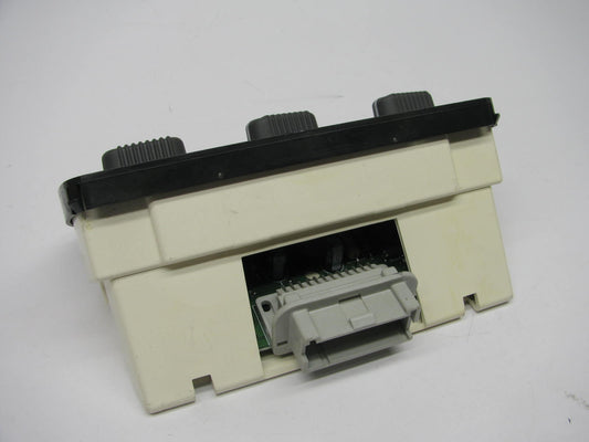 NEW - OUT OF BOX 15176982 HVAC Control Panel 00-02 Tahoe & Suburban EXPORT ONLY