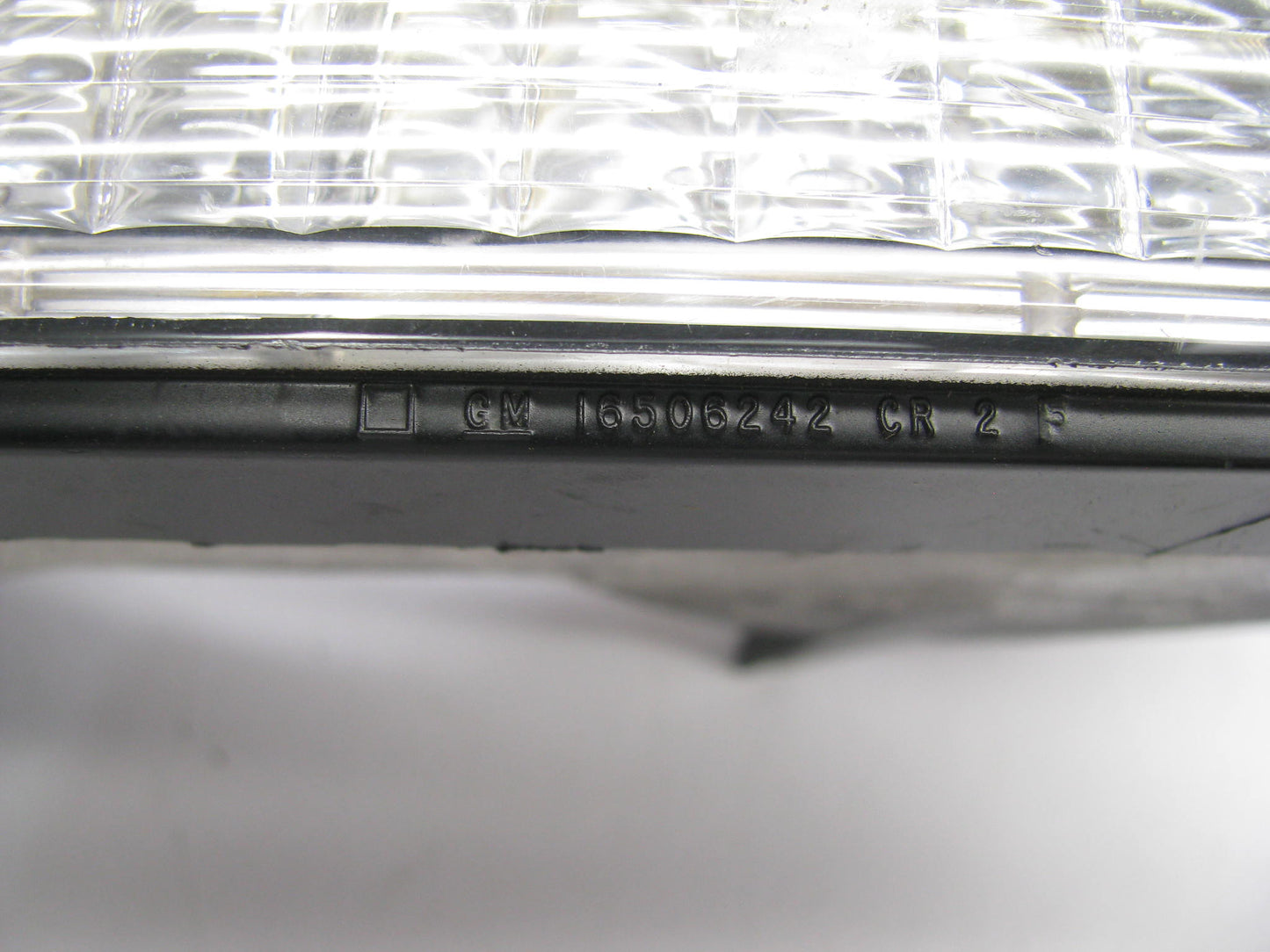 NEW UNBOXED OEM GM 16506242 Front Passenger Turn Signal Lamp 88-89 C1500 Pickup