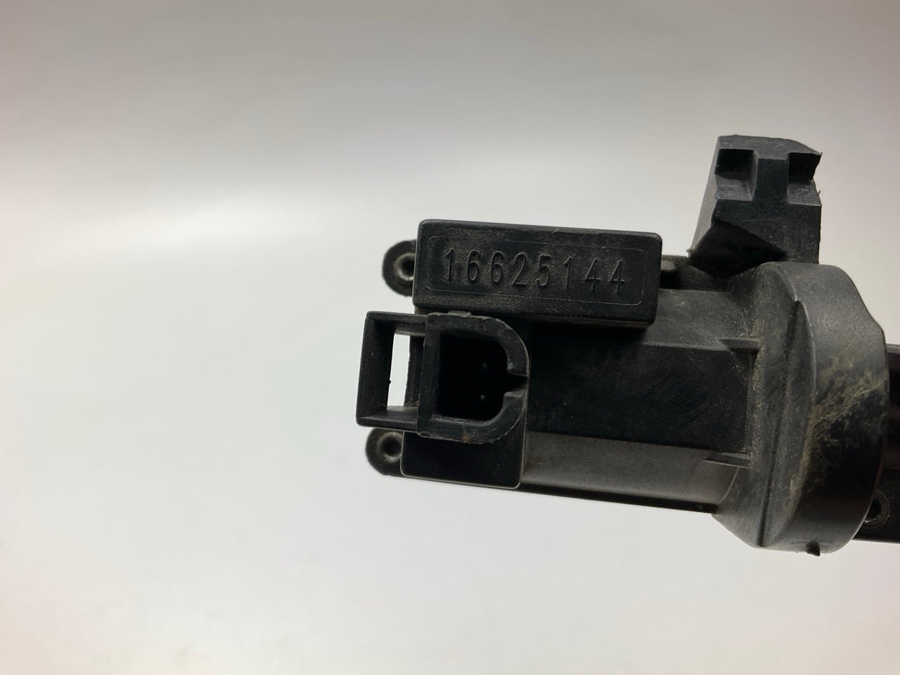 USED - OEM GM 16625144 Electric Trunk Latch Pop Lock Actuator Solenoid