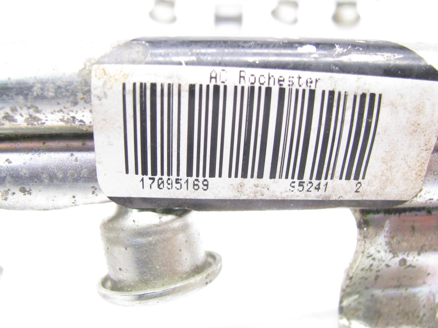NEW UNBOXED OEM Fuel Rail W/ Regulator For 1992-95 GM 3.8L V6 WITHOUT INJECTORS