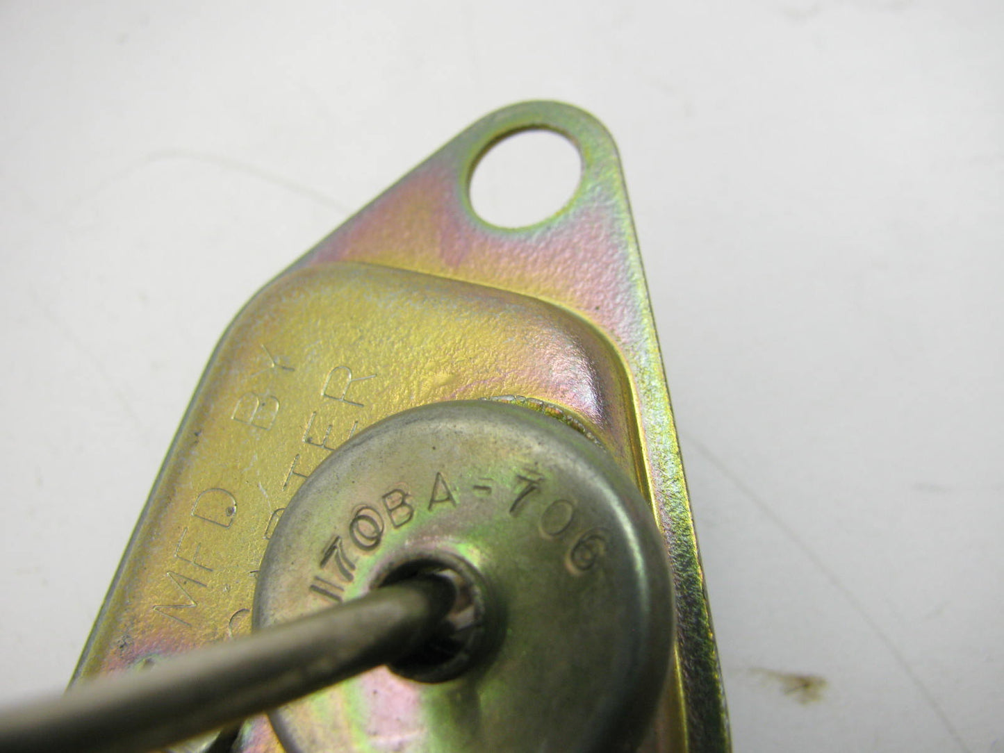 NEW - OUT OF BOX CARTER 170BA-706 Choke Thermostat For 1964-66 Chrysler 273 AFB