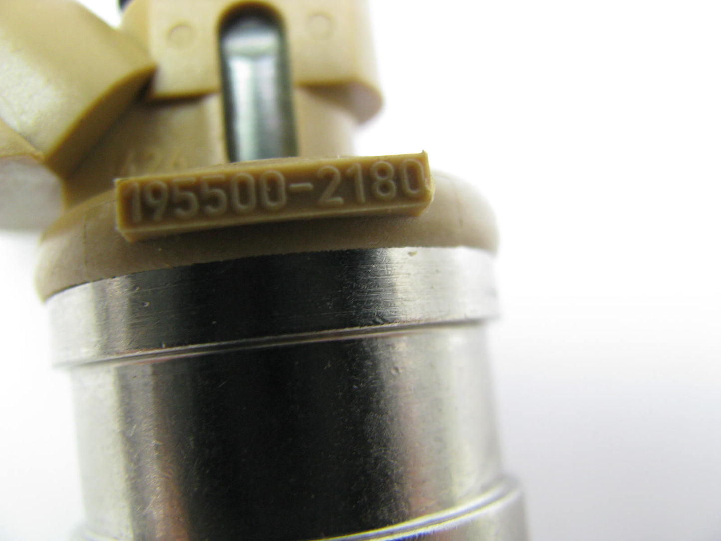 NEW - OUT OF BOX 195500-2180 Fuel Injector For 1994-1997 Mazda Miata 1.8L