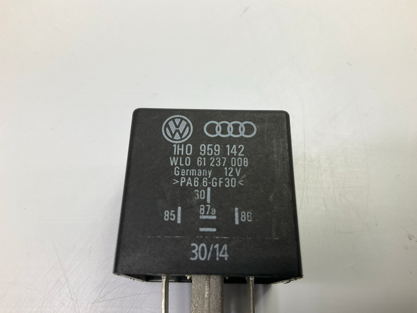 NEW UNBOXED OEM VW Audi 1H0959142 A/C Compressor Control Relay
