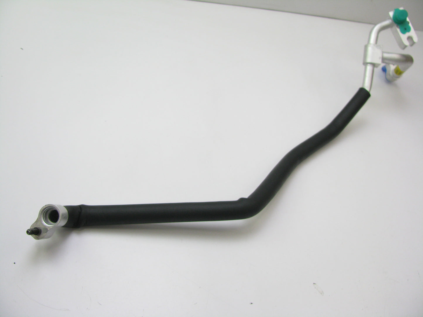 NEW - OUT OF BOX 1K53C61462 A/C Suction Pipe Hose For 2001-2005 Kia Sedona 3.5L