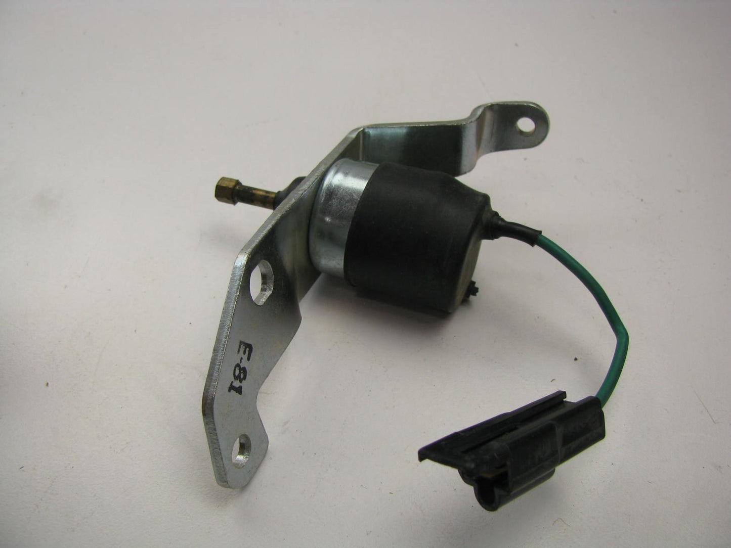 OUT OF BOX 213-162 Idle Stop Solenoid 75-77 GM 305 350 400 V8 W/ Rochester 2BBL
