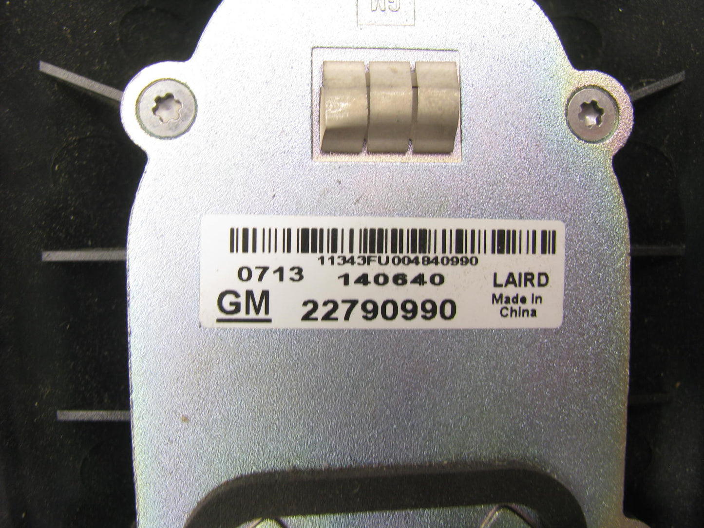 NEW UNBOXED OEM GM Grey Metallic Shark Fin Antenna For 13-15 Malibu 22790990