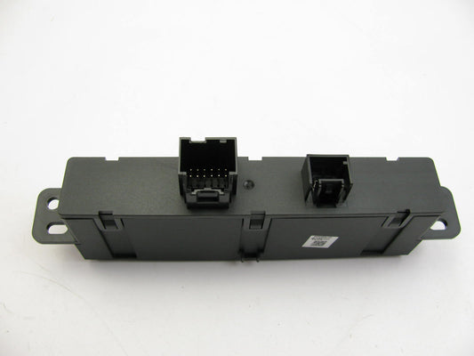 OEM GM Center Console Rear Radio Audio Control USB, RCA Ports 23105079
