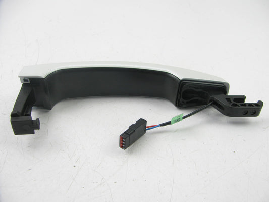 NEW UNBOXED OEM GM Rear Exterior Door Handle White W/ Chrome Accent 23122455