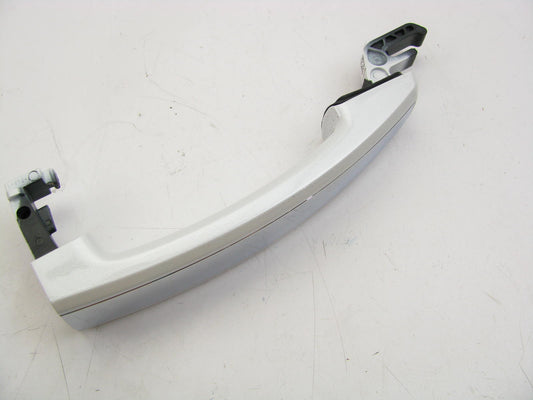NEW OEM GM Exterior Door Handle 23122482 White W/chrome NON-Passive Entry